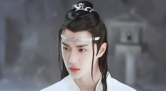 王一博|王一博删平台庆生动态，30多个品牌的庆贺也被压下，网友：做得对