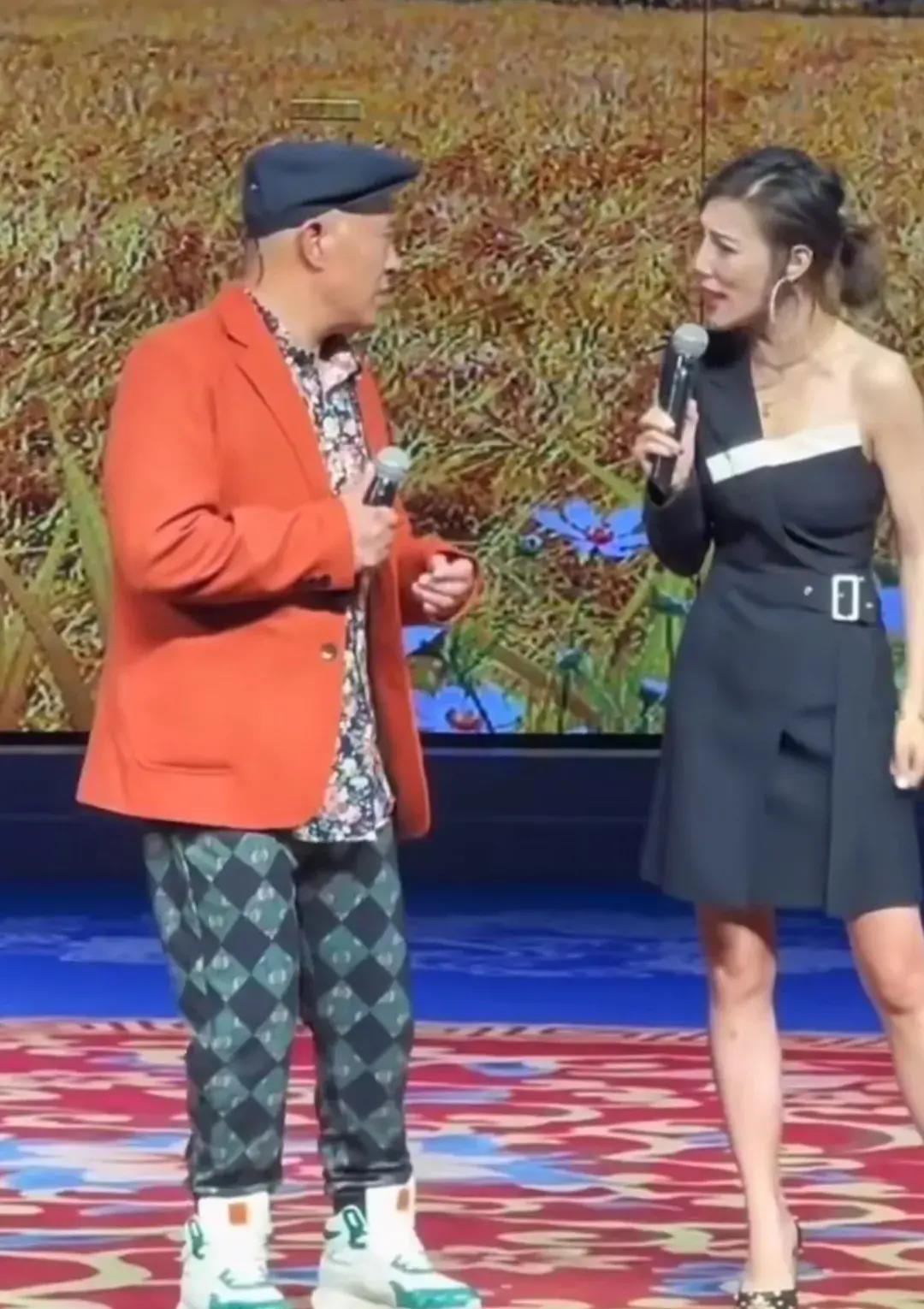 赵四|报应！赵四调戏女搭档翻脸，被打俩耳光！网友：早就该挨抽了