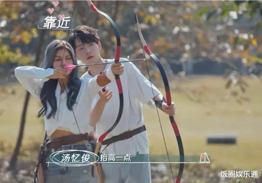 |亲吻、牵手、搂腰抱,嘉宾在恋综里的亲密行为,观众反应差别大