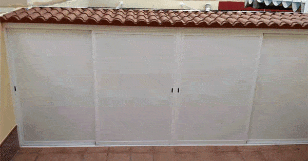 这样装露台太实用了，家里的杂物都能放在这，防潮还不违建！