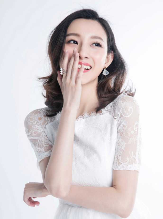 费翔|春晚最美女主持马凡舒：美得不止外貌，背后的努力更让人心动