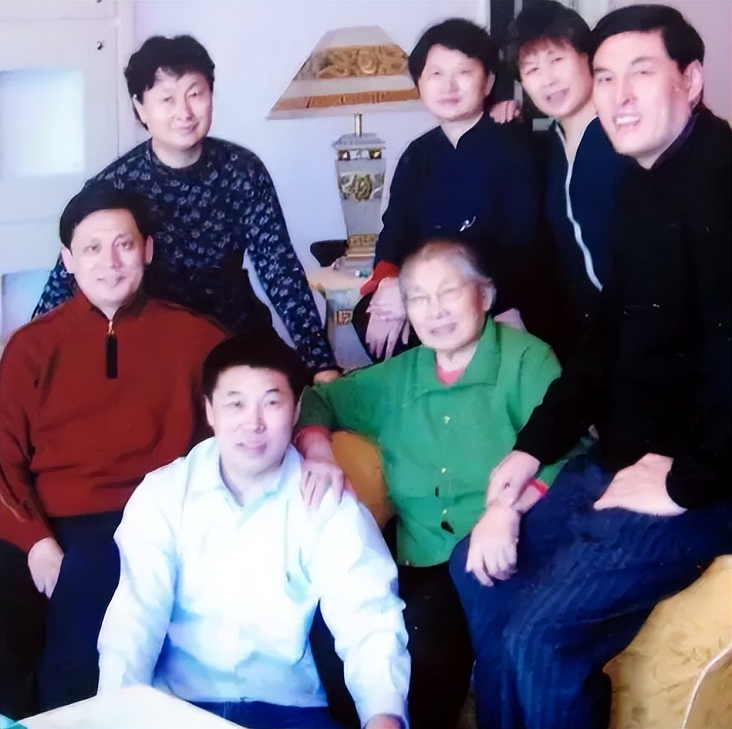 毛阿敏|毛阿敏：含泪送别丈夫，余生我只想做个好妈妈