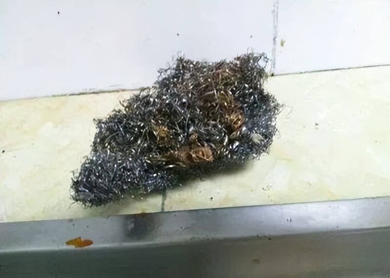 35岁日本主妇断舍离上瘾!家里沙发桌子全都被扔掉,只剩3把椅子?