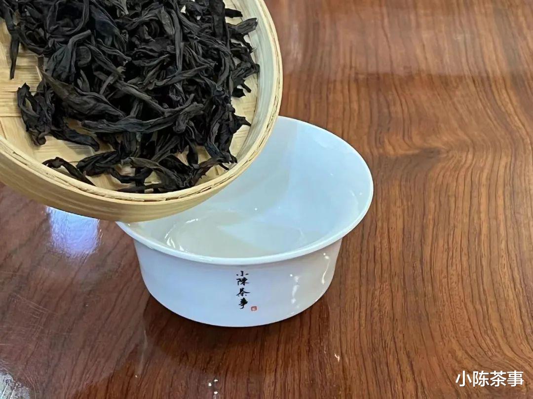 原创|一杯茶汤，引出茶圈万千非议，新茶友弃之如敝，老茶友每天都喝！