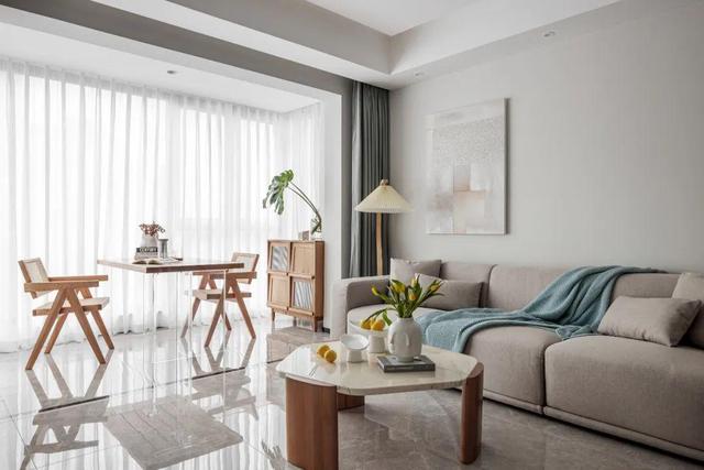 她家130㎡,装修不奢华,却简约耐看,光一个阳台就人见人夸