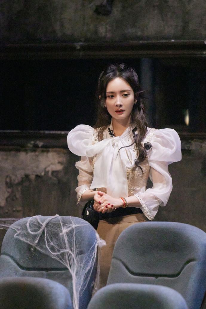 杨幂|杨幂眼角受伤花了20万修补，不找《密室大逃脱》索赔！保险赔偿500万