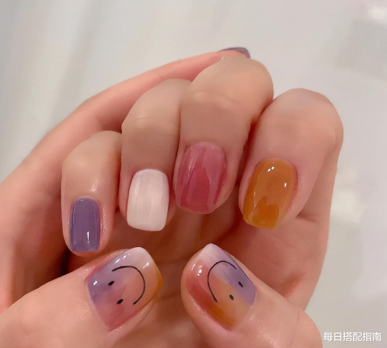 鸡蛋饼 别再拿网图去找美甲师了,学会这样选美甲款式,让你精致到骨子里