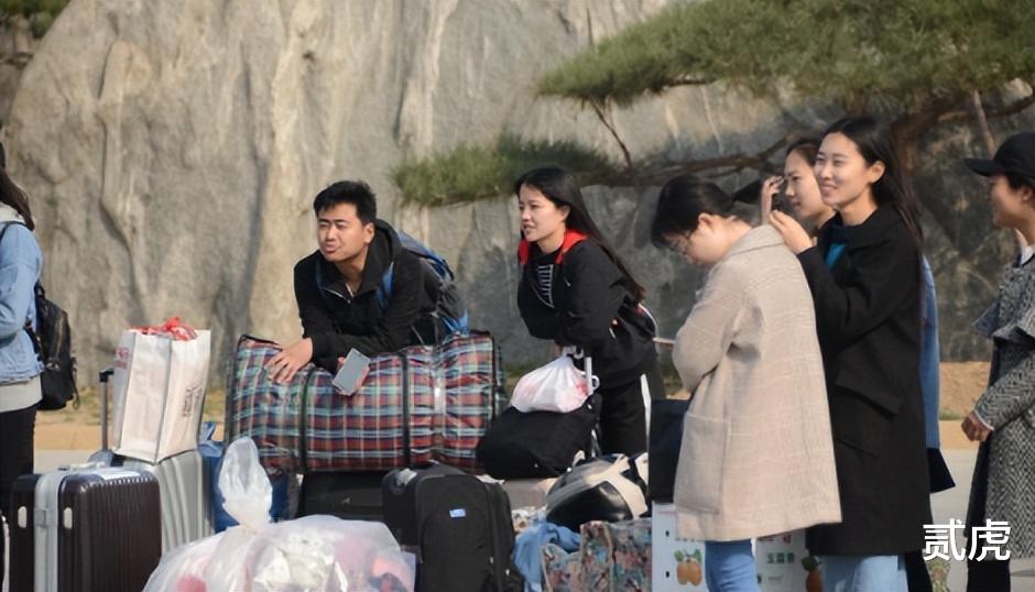 啃老族|研究生毕业工资仅3000?新型“啃老族”出现,毕业脱离不了舒适圈