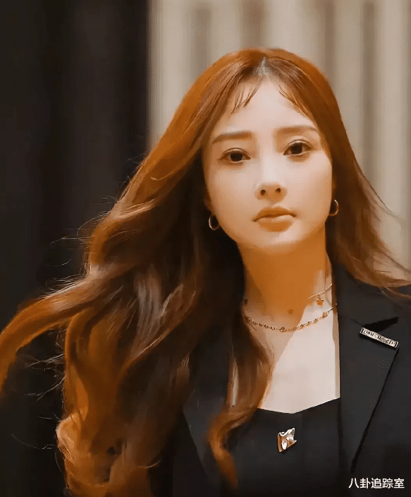 穿衣搭配 钟丽缇胎毛刘海翻车,在线求助网友:挺急的,李小璐也有同款