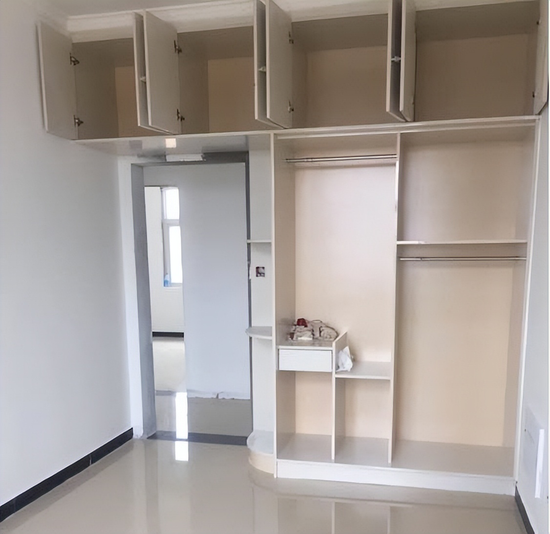 硬装终于完工,邻居来看了后狂点赞,都说空间利用的好