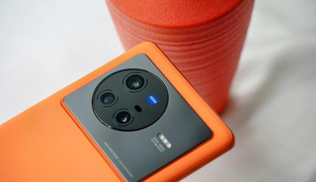 天玑9000|vivo又有新的“杀手锏”，天玑9000+旗舰备货，16GB高运存陪同