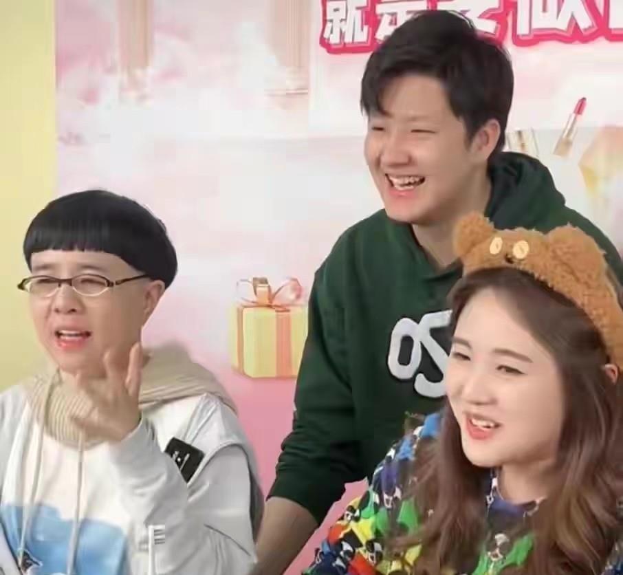 运动 金龟子女婿身高195太帅！罕见出镜一脸害羞，女儿和他共用一张脸