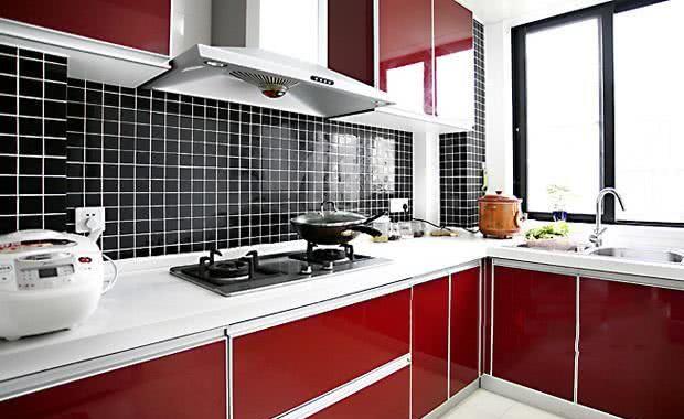 82㎡简约婚房完工,这配色喜庆又应景,连橱柜都是大红色的!