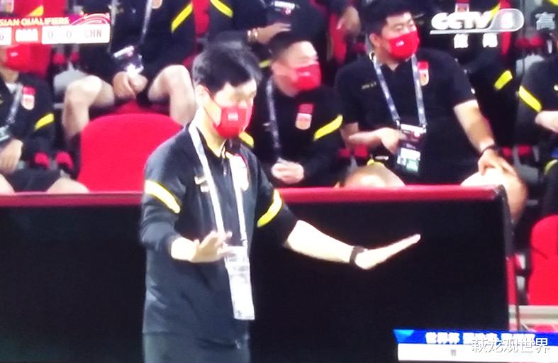 李霄鹏|二闷棍！李霄鹏战术混乱 上场的都是勇士？麒麟臂和童磊带去看风景
