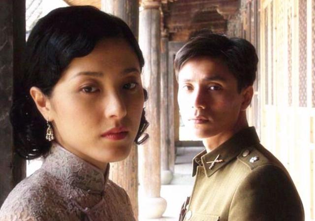 陈亚男|“冻龄女神”曾黎，45岁仍貌美，只谈恋爱不结婚，她究竟想要什么