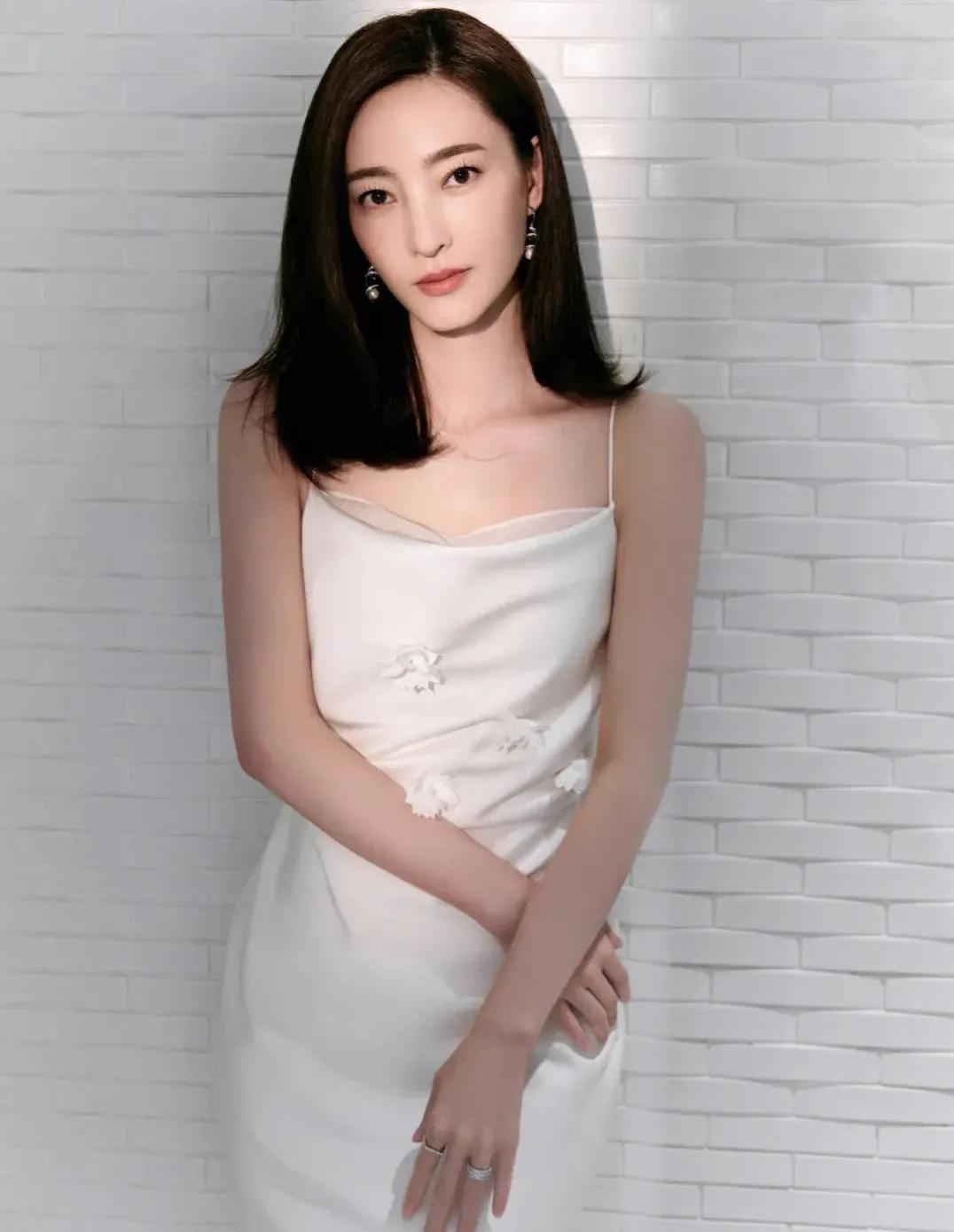 王丽坤|大瓜！曝王丽坤已被带走调查，老公涉嫌诈骗超8亿