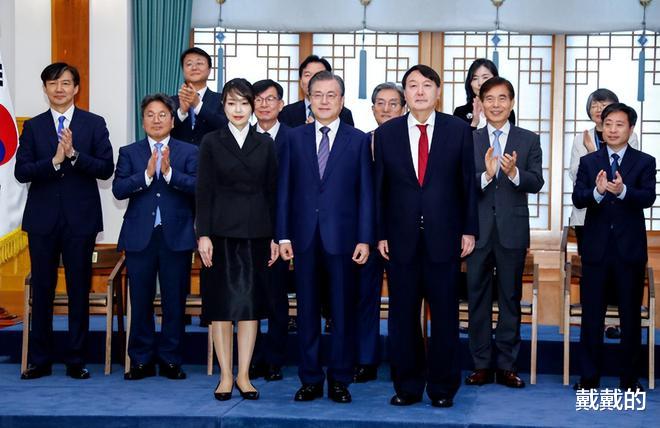 sk-2 50岁像20岁！新总统妻子亮相就职典礼却成韩国整容最牛代言