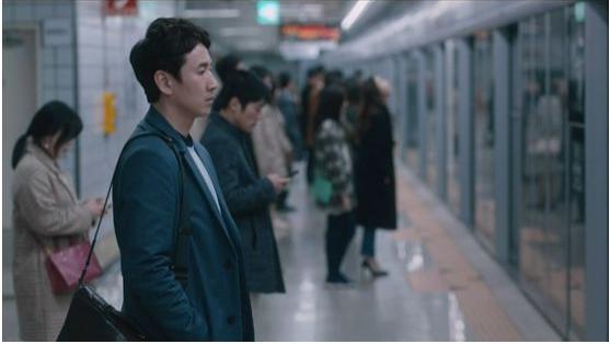 |一位46岁中年人醒悟，研究生毕业，中年失业，每个人都会被替代