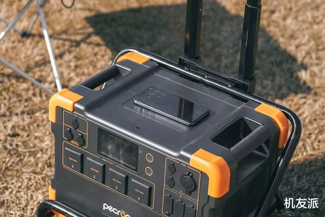 无线充电|上万元的户外电源怎么样？百克龙E3000上手体验，真值