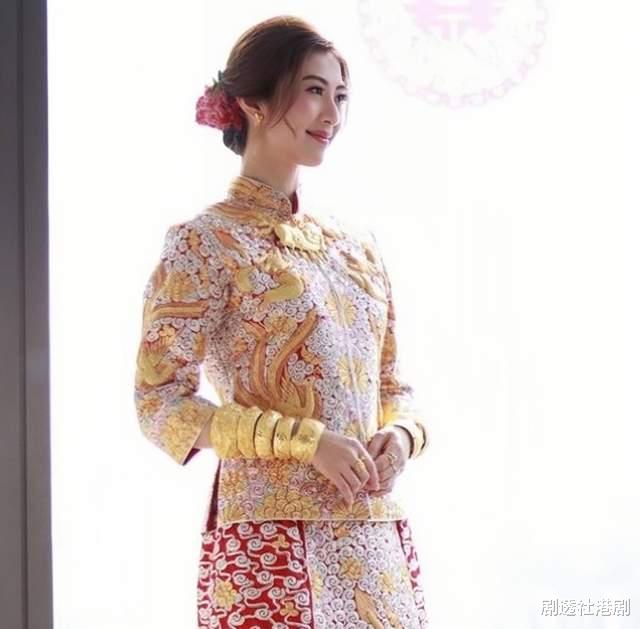 TVB|恭喜！33岁TVB人气女星风光出嫁，戴6对黄金龙凤镯尽显富贵