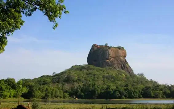 狮子岩|世界遗产之一，建在200米高空的庞大宫殿，历经几个世纪却无人知晓