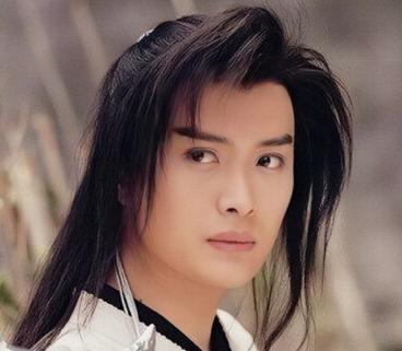 黄海冰|演员黄海冰为网红站台,全程笑脸相迎卖力表演,网友:看着真心酸