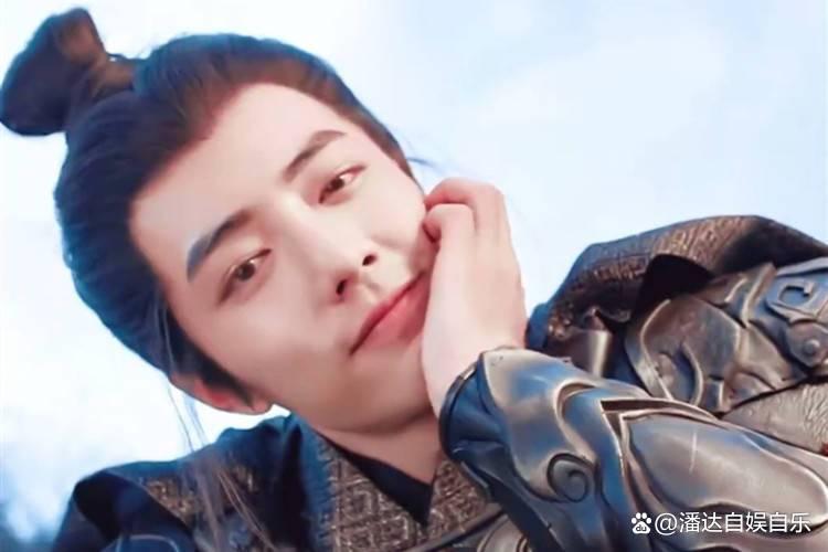 肖战|肖战的微博名字为什么长得像春联？原因很复杂！