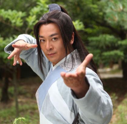 吴彦祖|6位受称赞的男星：李佳航保护韩雪不受骚扰，吴彦祖救人被打破头