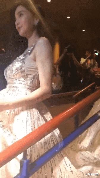 曾江|没想到不到1年，黄晓明和邓超两位“华谊一哥”，差距又这么大了