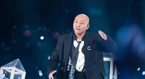 胡歌|周晓鸥：和吴京是发小，婚姻失败独自抚养儿子，53岁成全能艺人