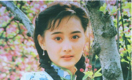 陈德容|陈德容，一位备受偏爱的琼女郎，却亲手毁掉豪门梦