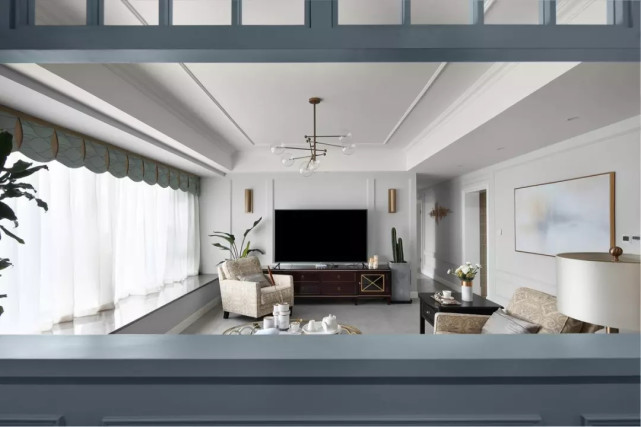 159平美式风四居室,沙发墙的居然是灰蓝色木质屏风