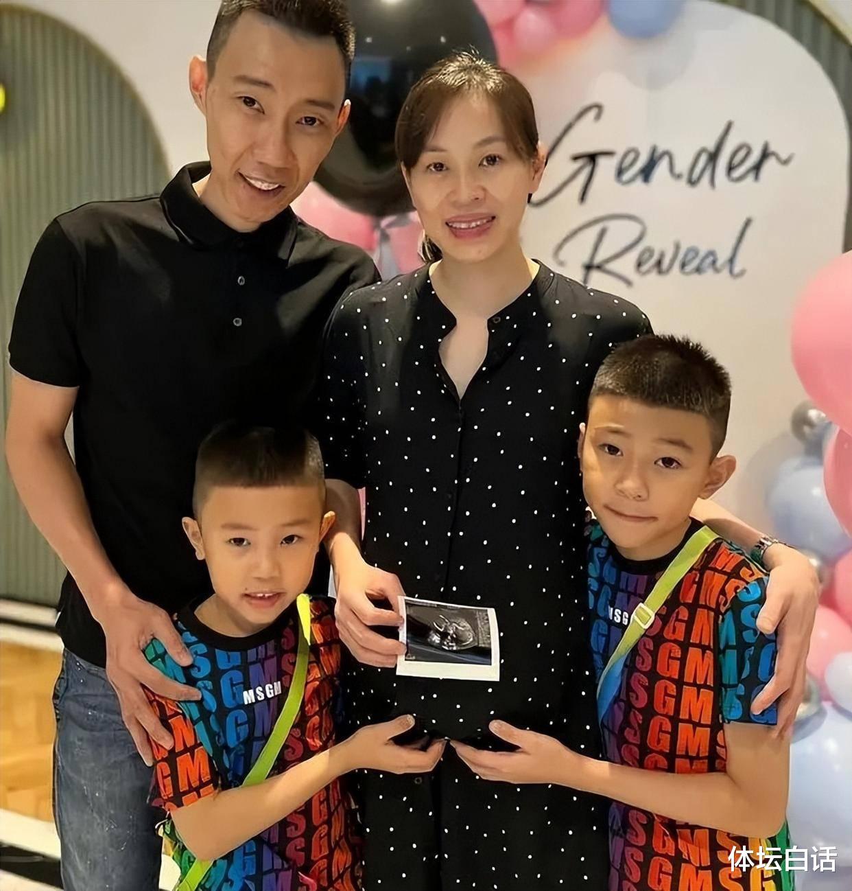 李宗伟|恭喜！李宗伟官宣当爸，妻子连生3个儿子，抗癌花936万仍瘦脱相