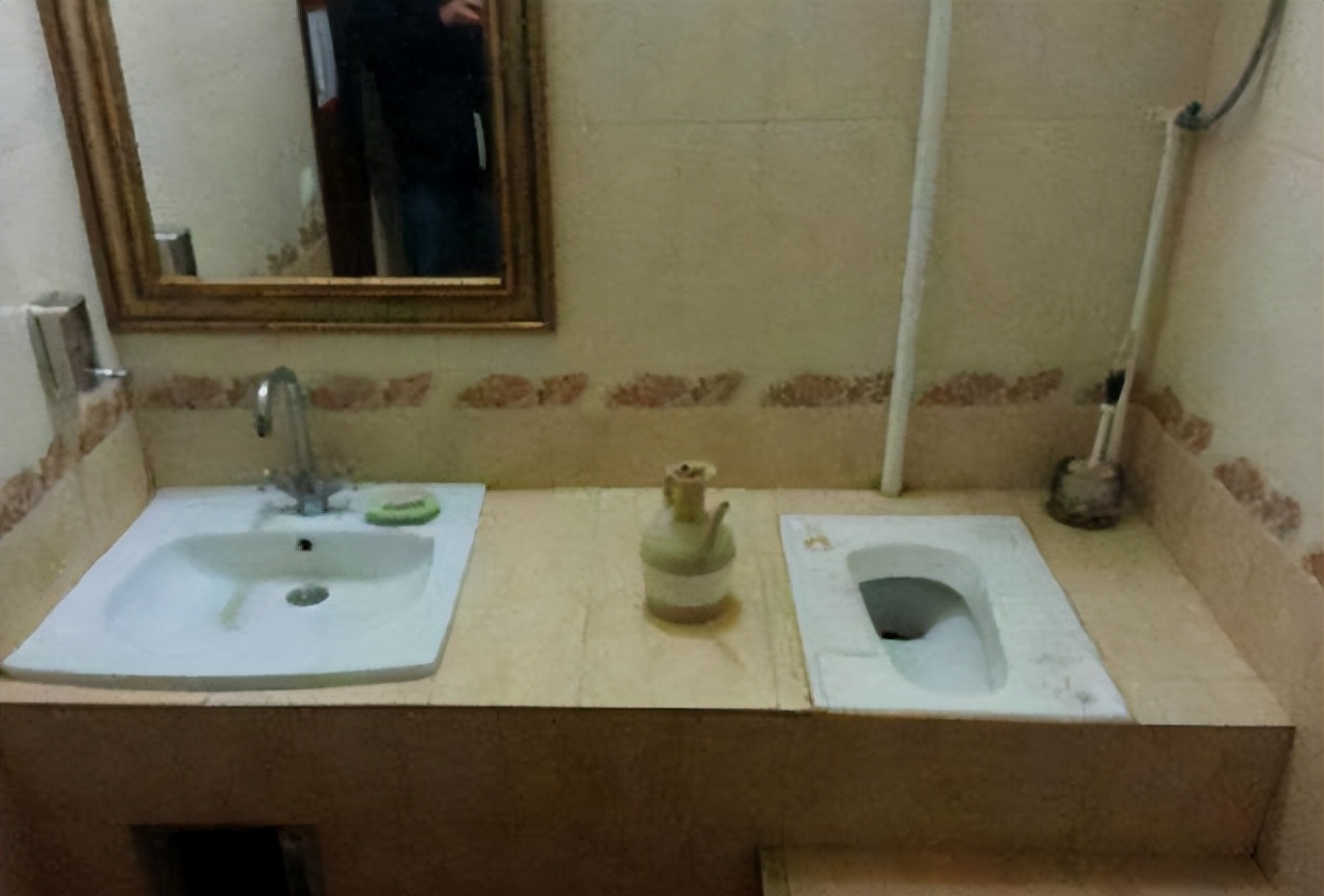 发现浙江一户人家卫生间,那叫一个干净!拍照给大家看看,真先进