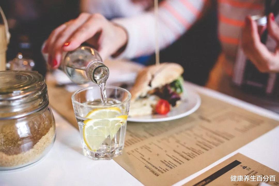 腹泻|吃完东西马上跑厕所,到底是怎么回事?肝不好也会腹泻吗?