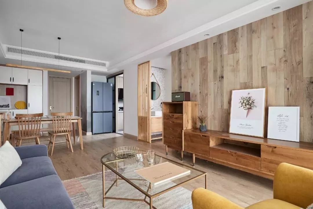 客厅连着餐厅,如何分割空间才合理?