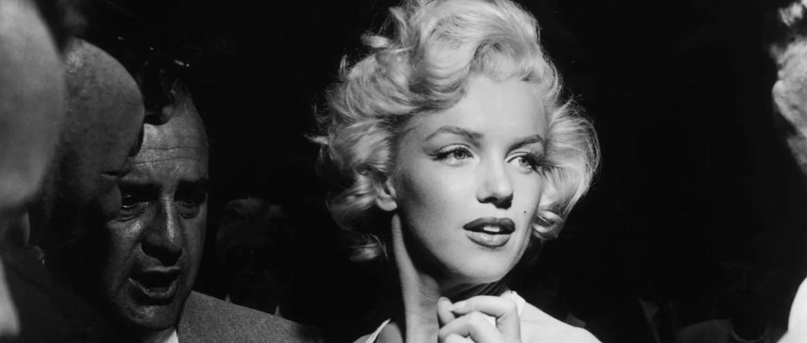 玛丽莲·梦露|殡仪师披露玛丽莲·梦露死亡细节:全身浮肿,下葬前为她穿衣服