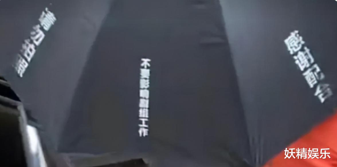 赵丽颖|曝肖战拍《梦中》遭围堵！饭店拍戏遇代拍蹲大门口，怼脸拍过分了