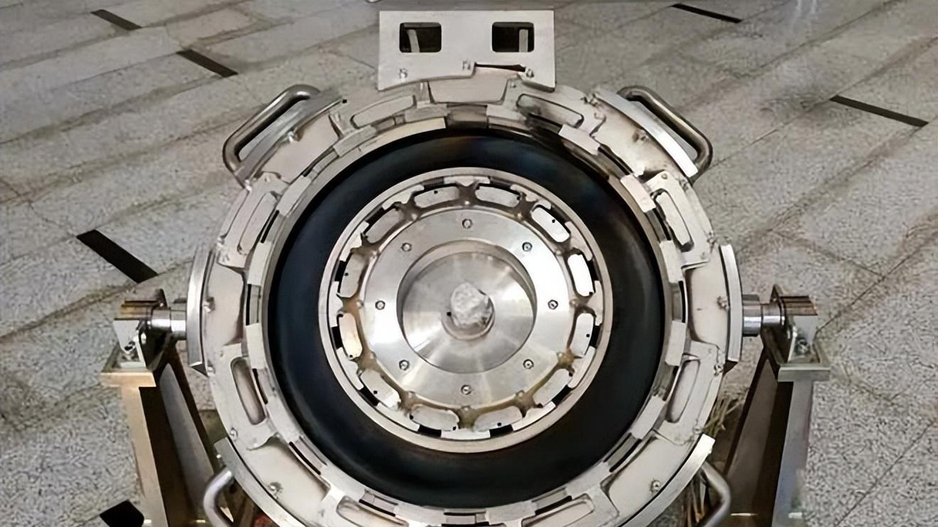 80毫牛推力,竟可推动180吨空间站?中国霍尔推进器强大在哪里?