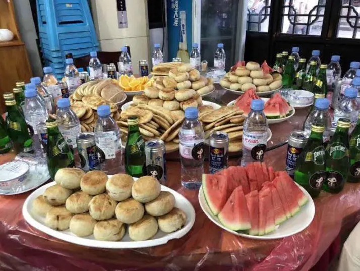 佟丽娅|我们和明星之间的贫富差距，究竟有多大？