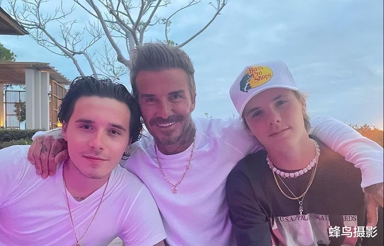 杨幂|10对好莱坞明星婚礼照，钢铁侠参加小辣椒婚礼，大表姐真是太高了