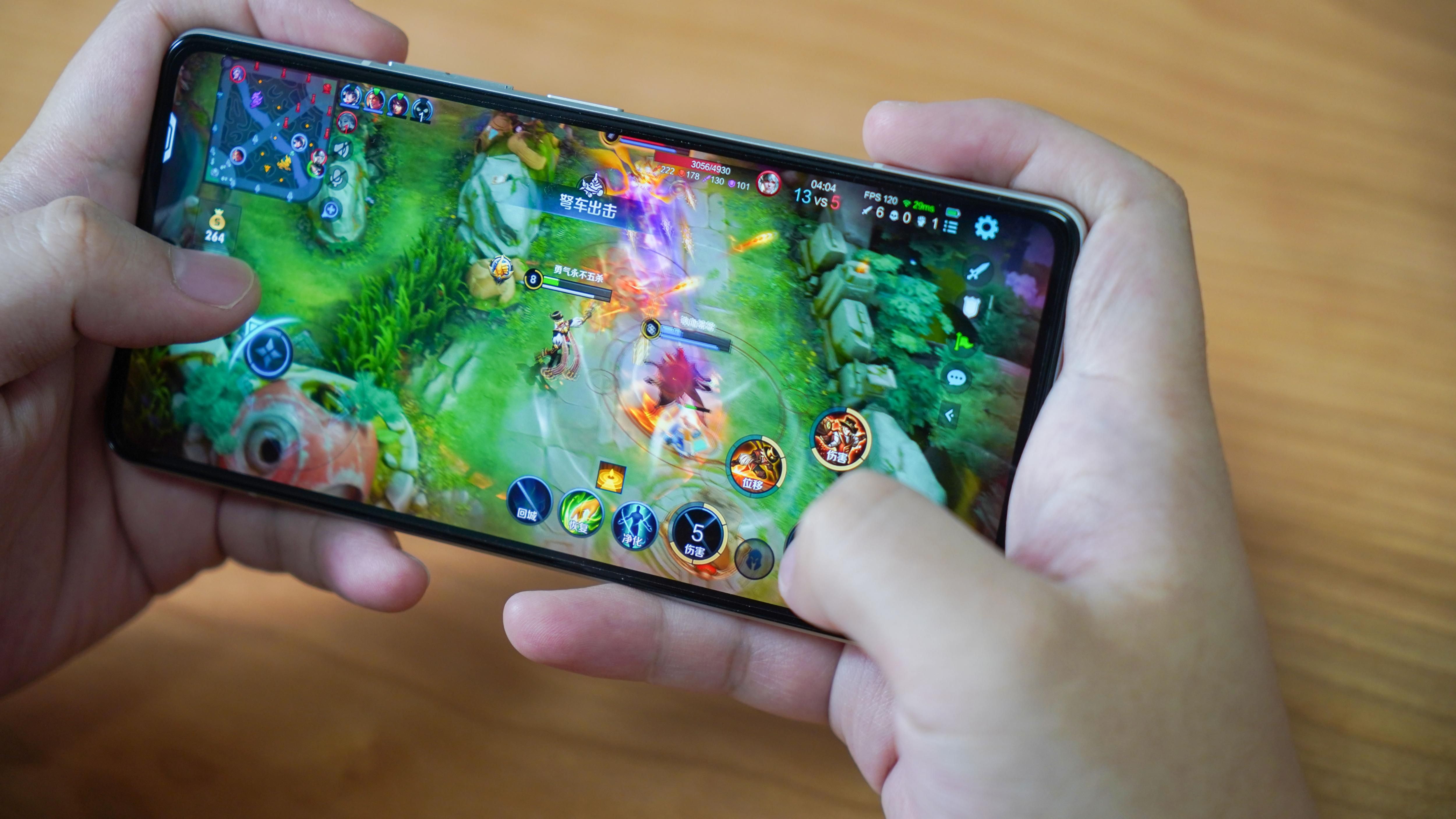 iqoo|目前到手价最低骁龙8+手机,拯救者Y70带来全新体验