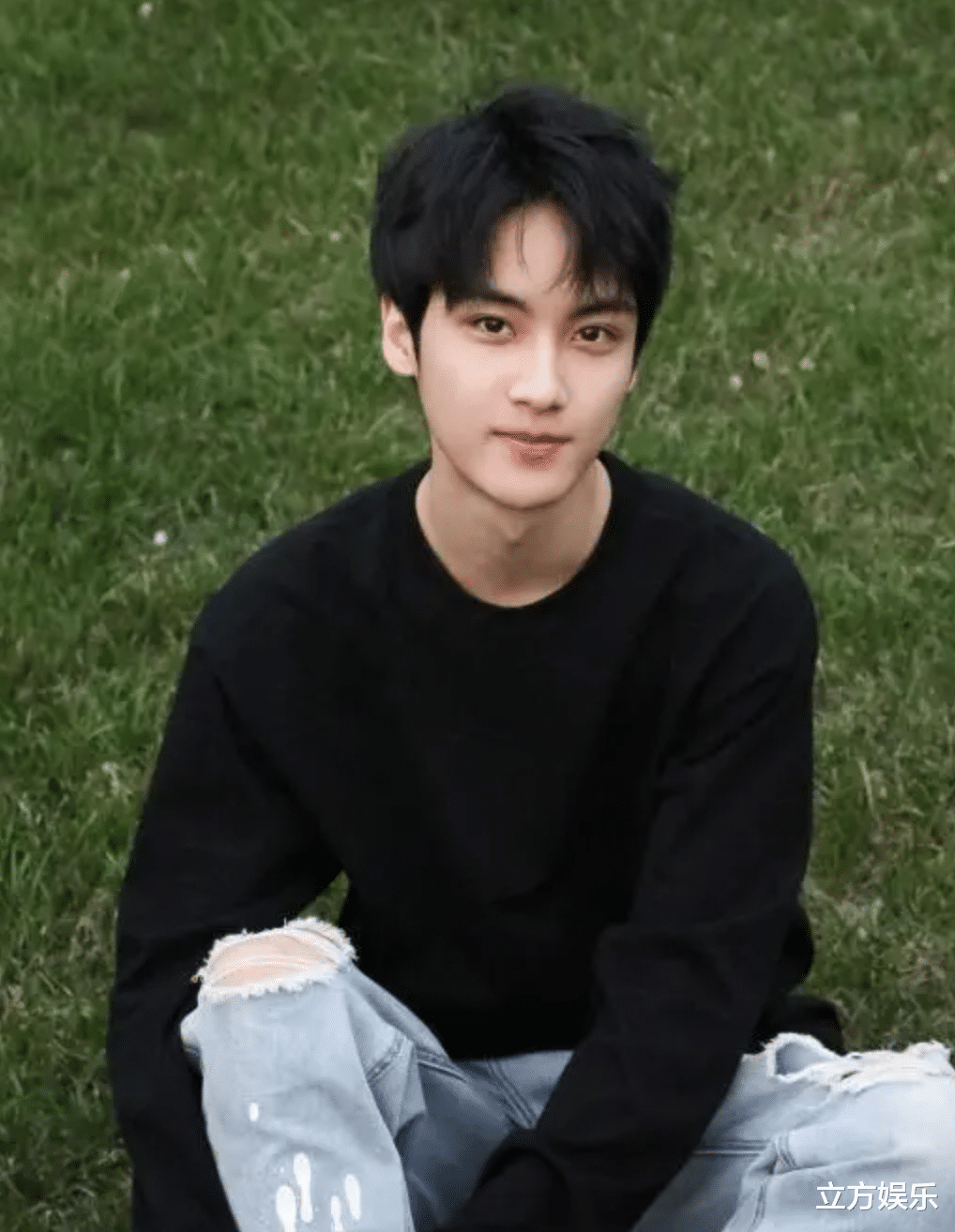 万里归途|北电实验班合照曝光,严浩翔何洛洛等人在列,网友质疑注水严重