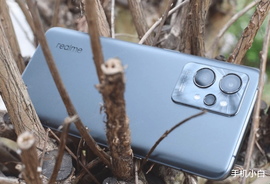 高通骁龙|2022年发布的2款手机，最多下调500元，配置高价格香，能再用5年