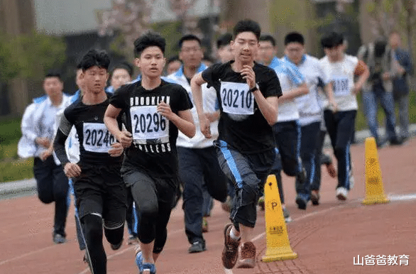 国足|中国男足输越南引热议，网友提议将足球纳入高考，官方给出了回应