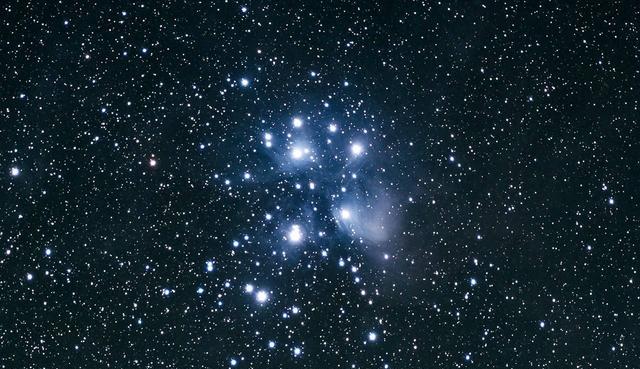 宇宙中的“速逃星”,原本稳定运行在星系内部,为何突然叛逃了?