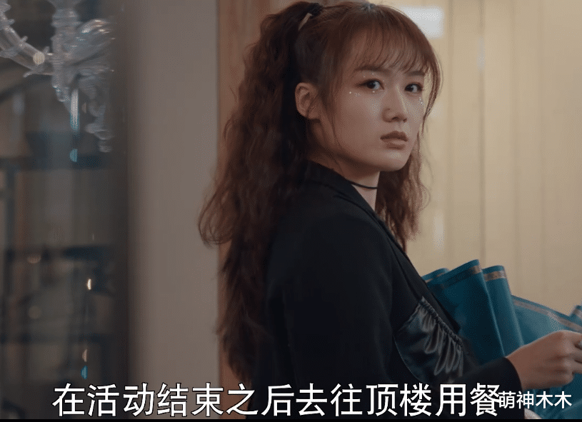 靳东|国产剧又见老少恋，靳东新剧男配比女配大20岁，感情戏令人不适