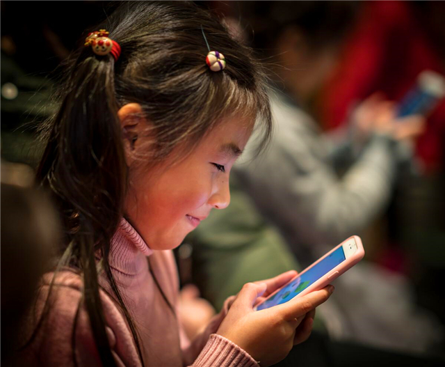|中国穷人的孩子，大部份正在被手机废掉