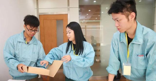 考试|打工人眼中的“神仙工位”,本以为是体恤员工,却被过来人揭了短