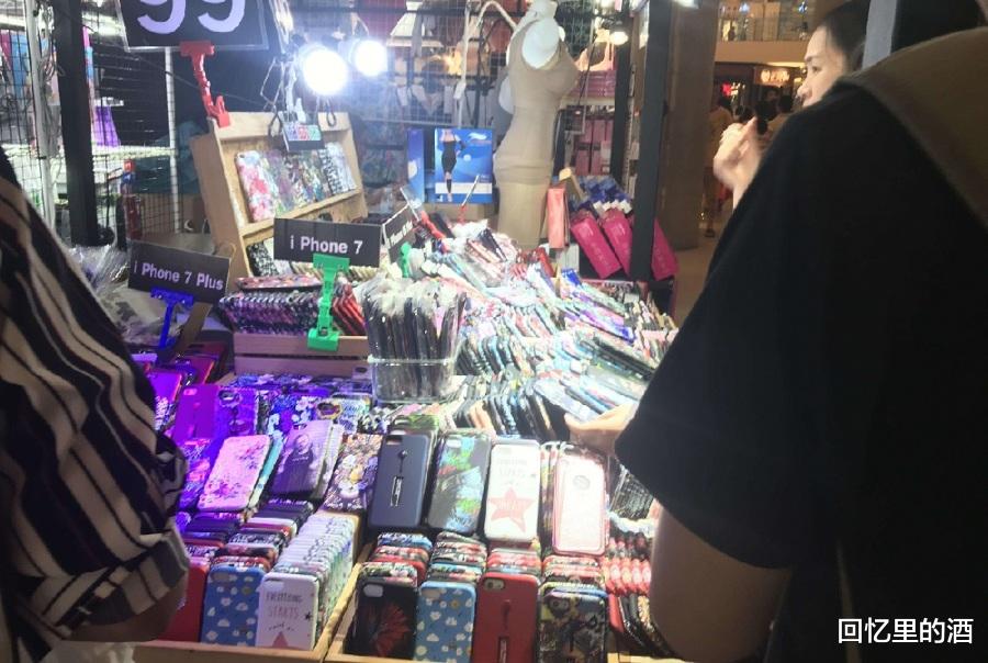 刘思琦|“巨婴”刘思琦：16岁还要妈妈喂饭，一天花销十几万，如今什么样